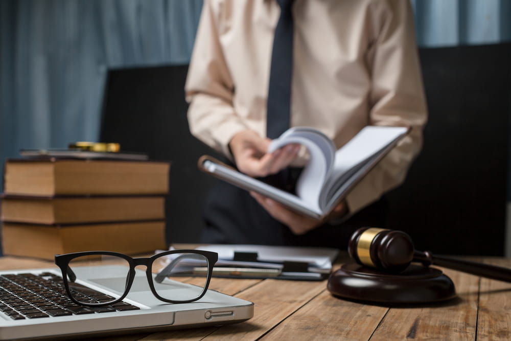 When To Consult A Lawyer For A Truck Accident